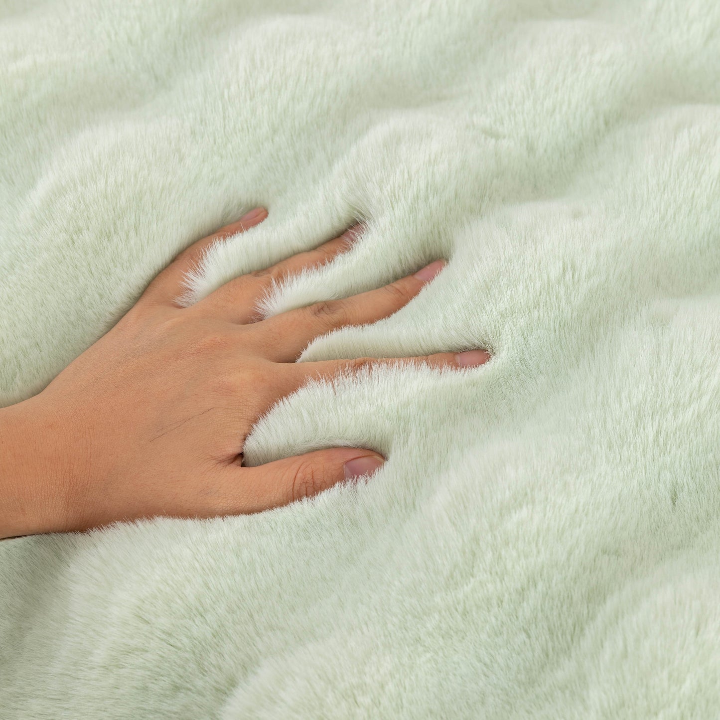 Hand touching Thick Sofa Cushion Solid Color Faux Fur Fluffy Sofa Cushion Non-Slip Couch Covers