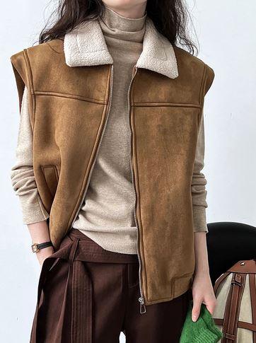 Desert Breeze Sleeveless Lambs Wool Vest for Cowgirl Style - Warm & Stylish suede velvet vest with lamb's wool lining on model