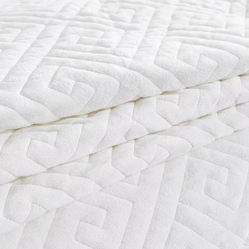 Queen size Ivory White Velvet Microfiber Polyester Reversible 3-Piece Quilt Set with unique stitching pattern