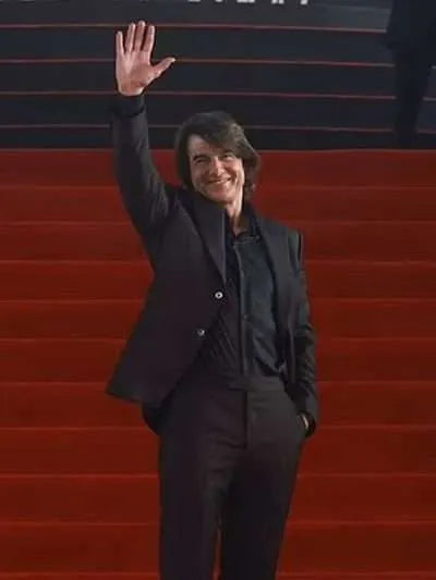 Tom Cruise Mission Impossible Premiere Black Suit