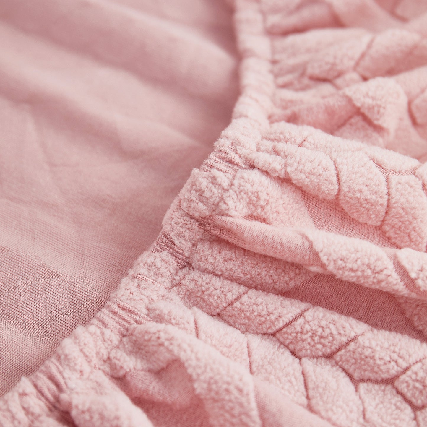 Close-up of Stretch Couch Seat Cushion Covers, Sofa Slipcover Sofa Cover Soft Flexibility with Elastic Bottom in pink fabric