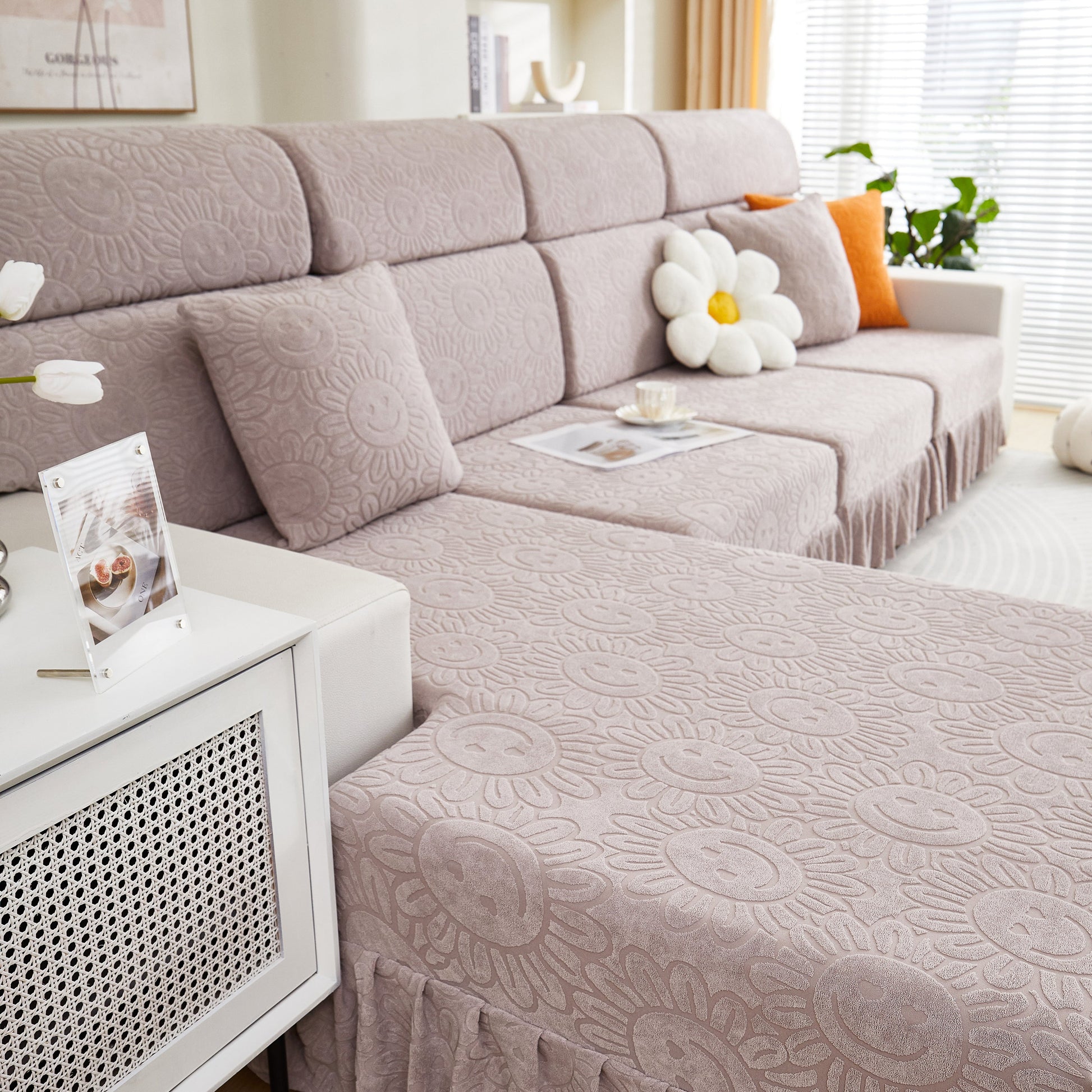 Sofa Seat Cover, Sunflower Patterned Elastic Skirted Couch Cushion Covers for 1/2/3/4-Seater Sofas, enhancing living room decor.