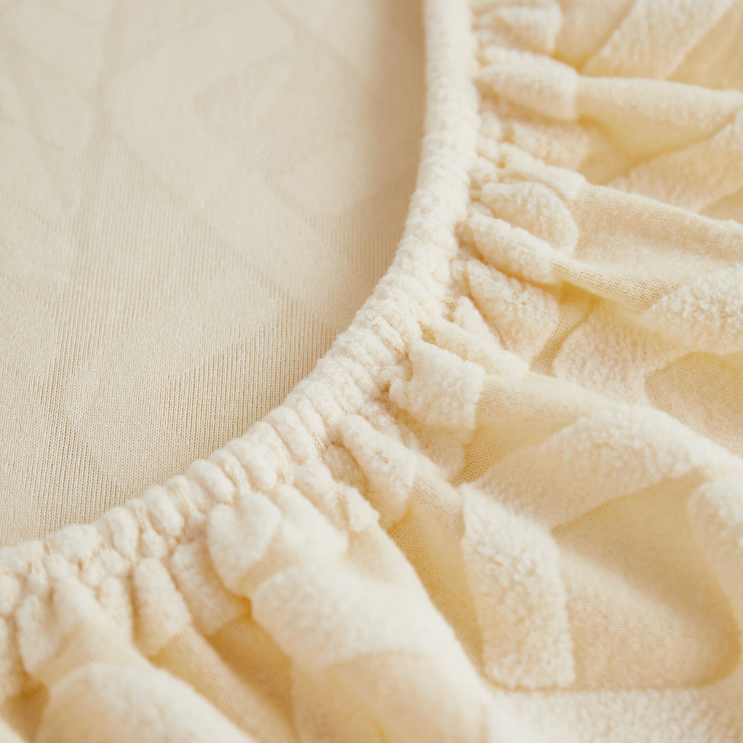 Close-up of Stretch Couch Seat Cushion Covers, Sofa Slipcover Sofa Cover Soft Flexibility with Elastic Bottom fabric detail