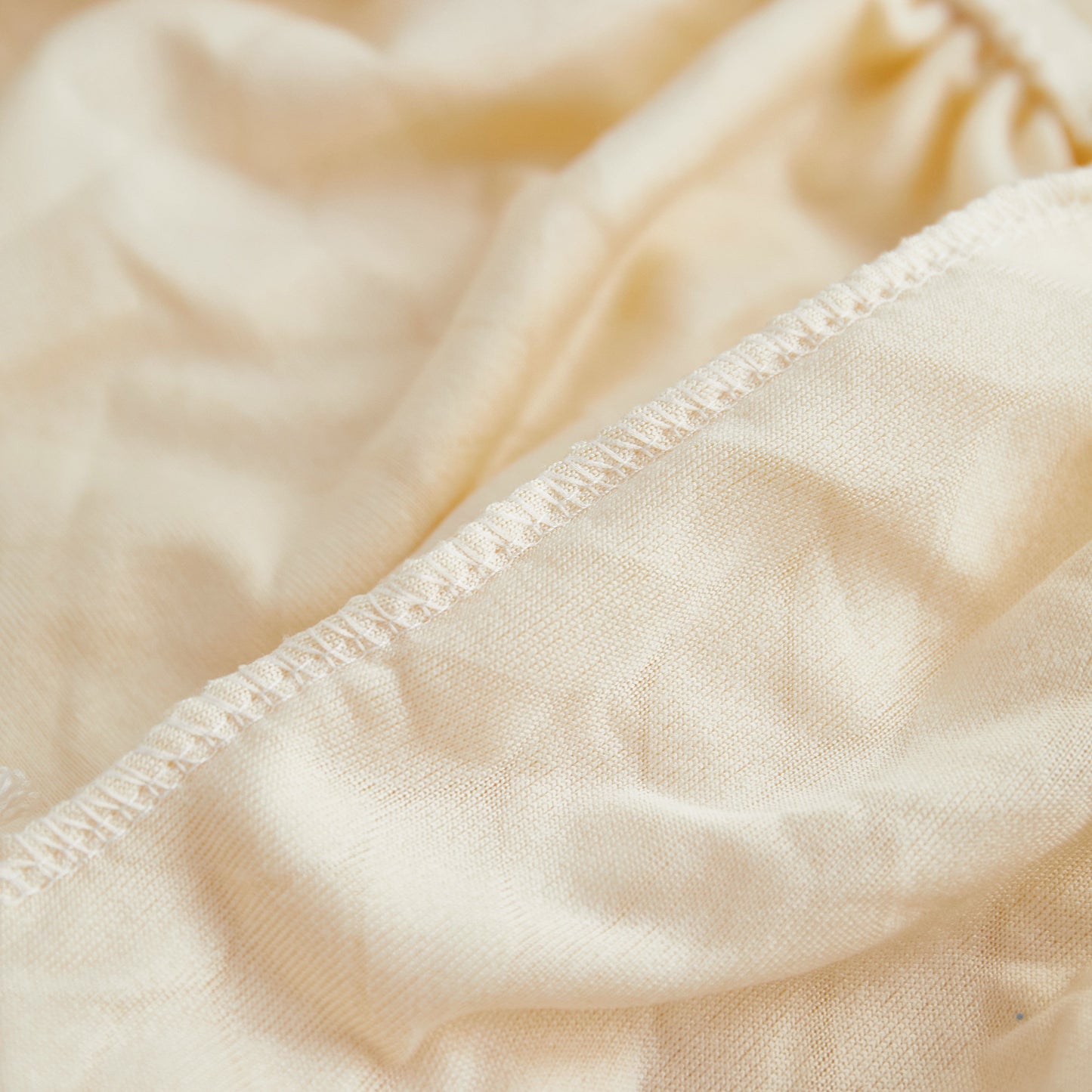 Close-up of Stretch Couch Seat Cushion Covers, Sofa Slipcover Sofa Cover Soft Flexibility with Elastic Bottom.