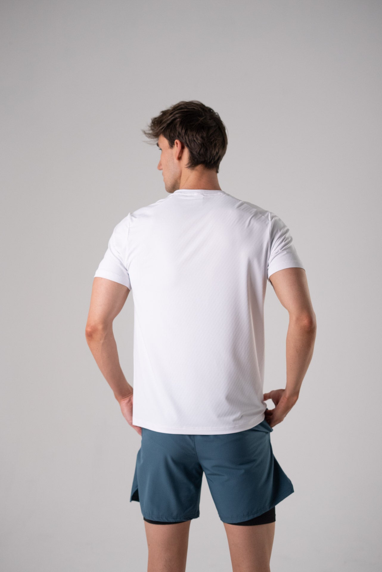 ALIVE Strong Tee – Athletic Performance T-Shirt for Training