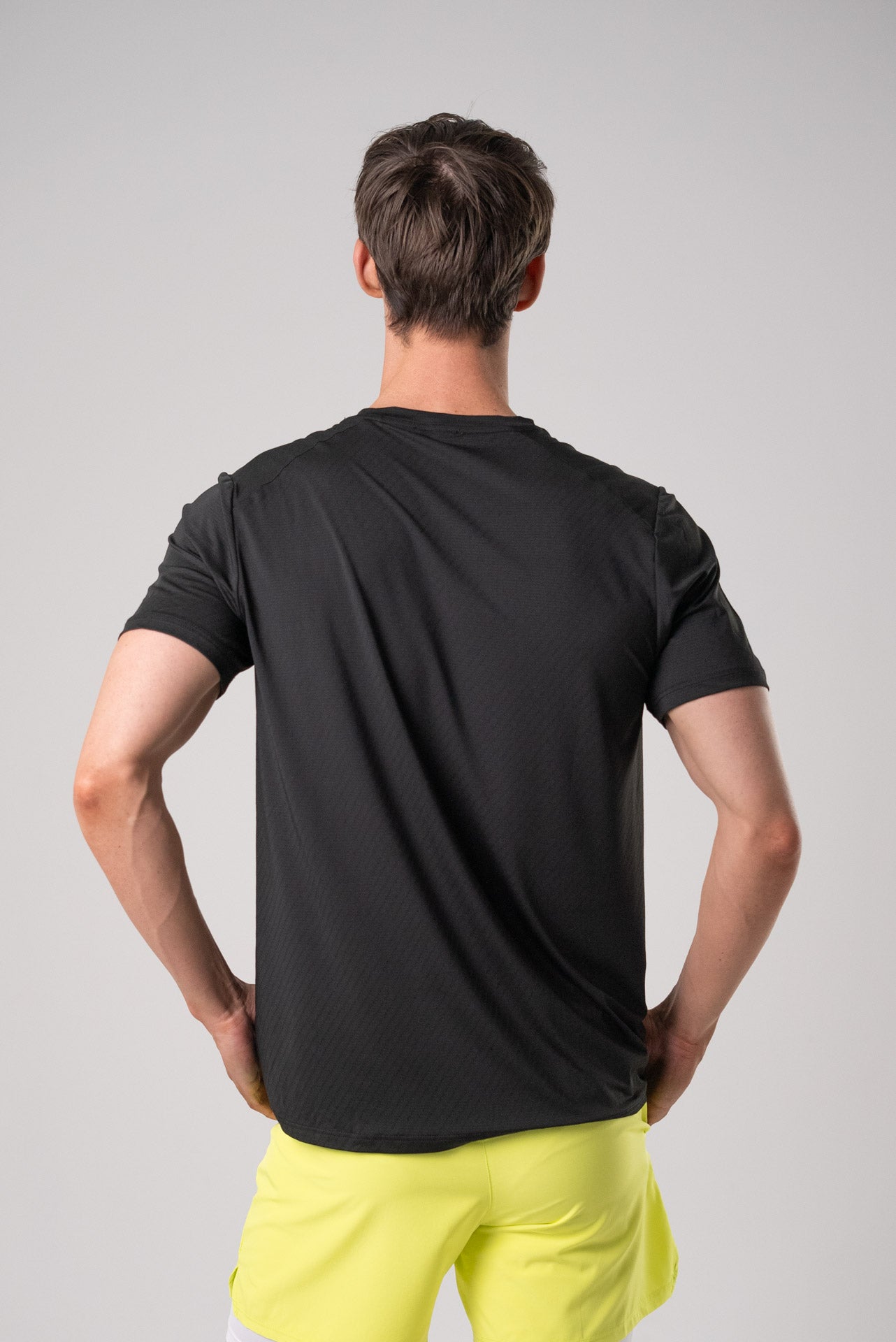ALIVE Strong Tee – Athletic Performance T-Shirt for Training