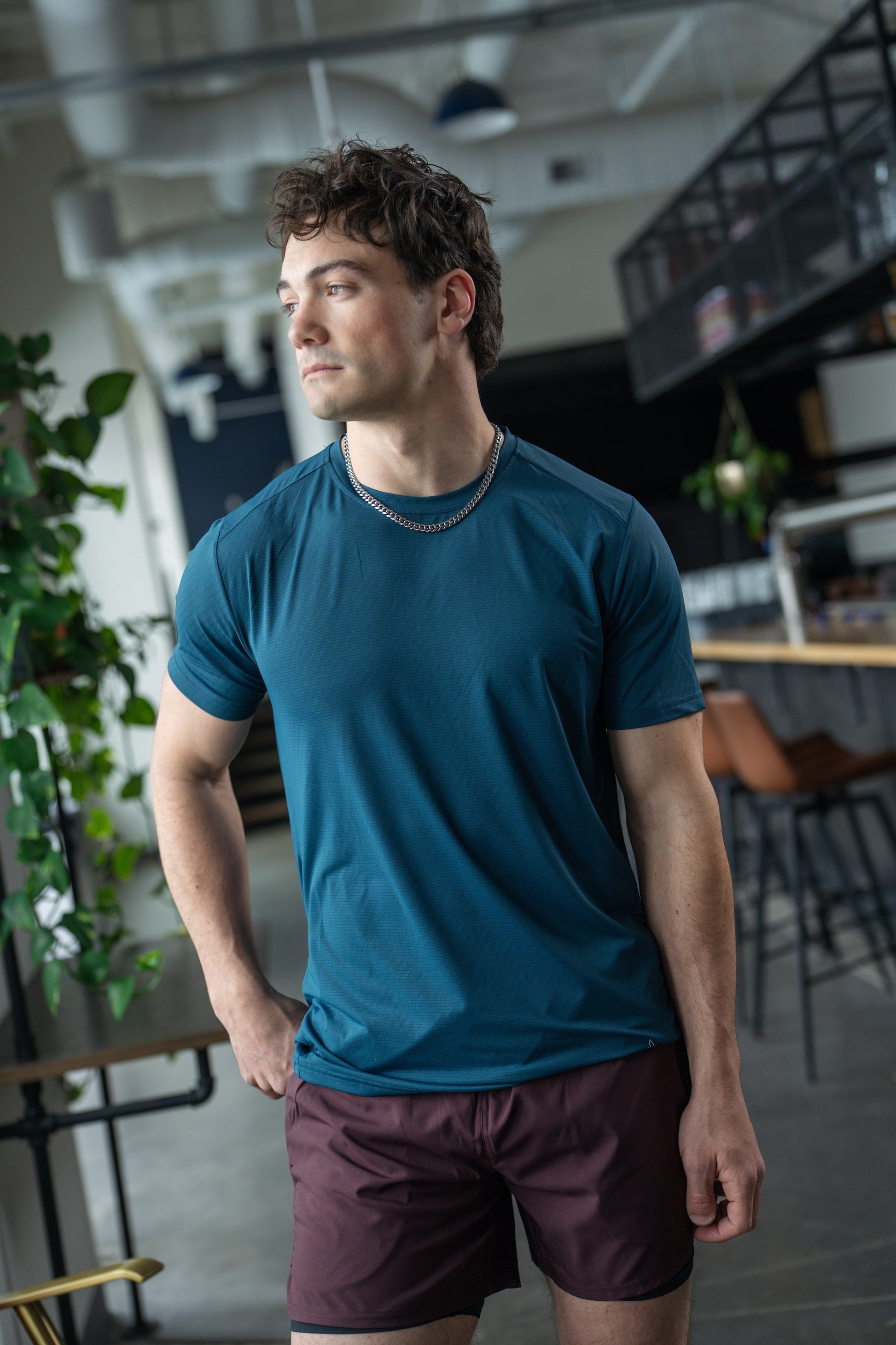 ALIVE Strong Tee – Athletic Performance T-Shirt for Training