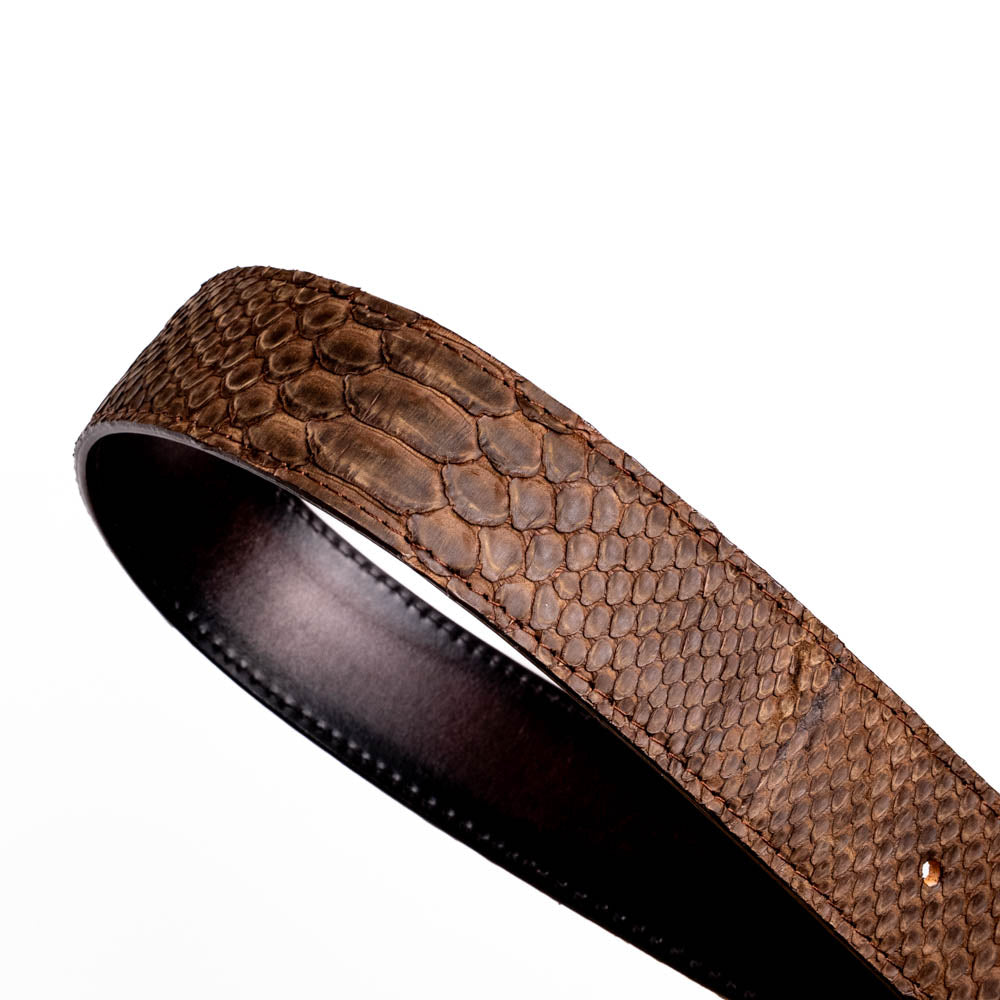 Arkansas Belt Brown in genuine python skin with a Western antique brass buckle and full-grain leather lining for durability.