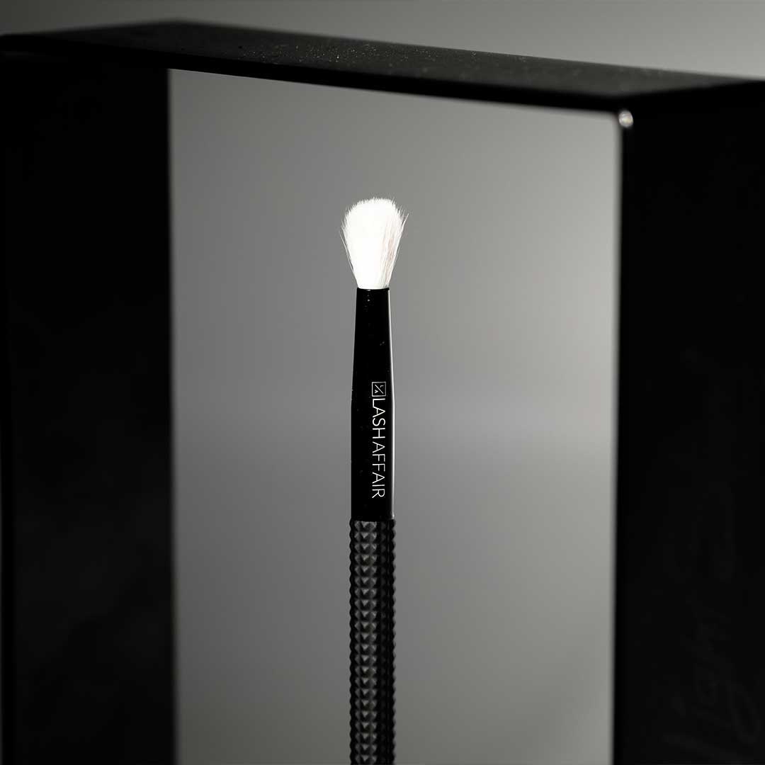 Magnetic Lash Cleansing Brush - 20 Pack with soft bristles, ideal for daily eyelash care and extensions maintenance.