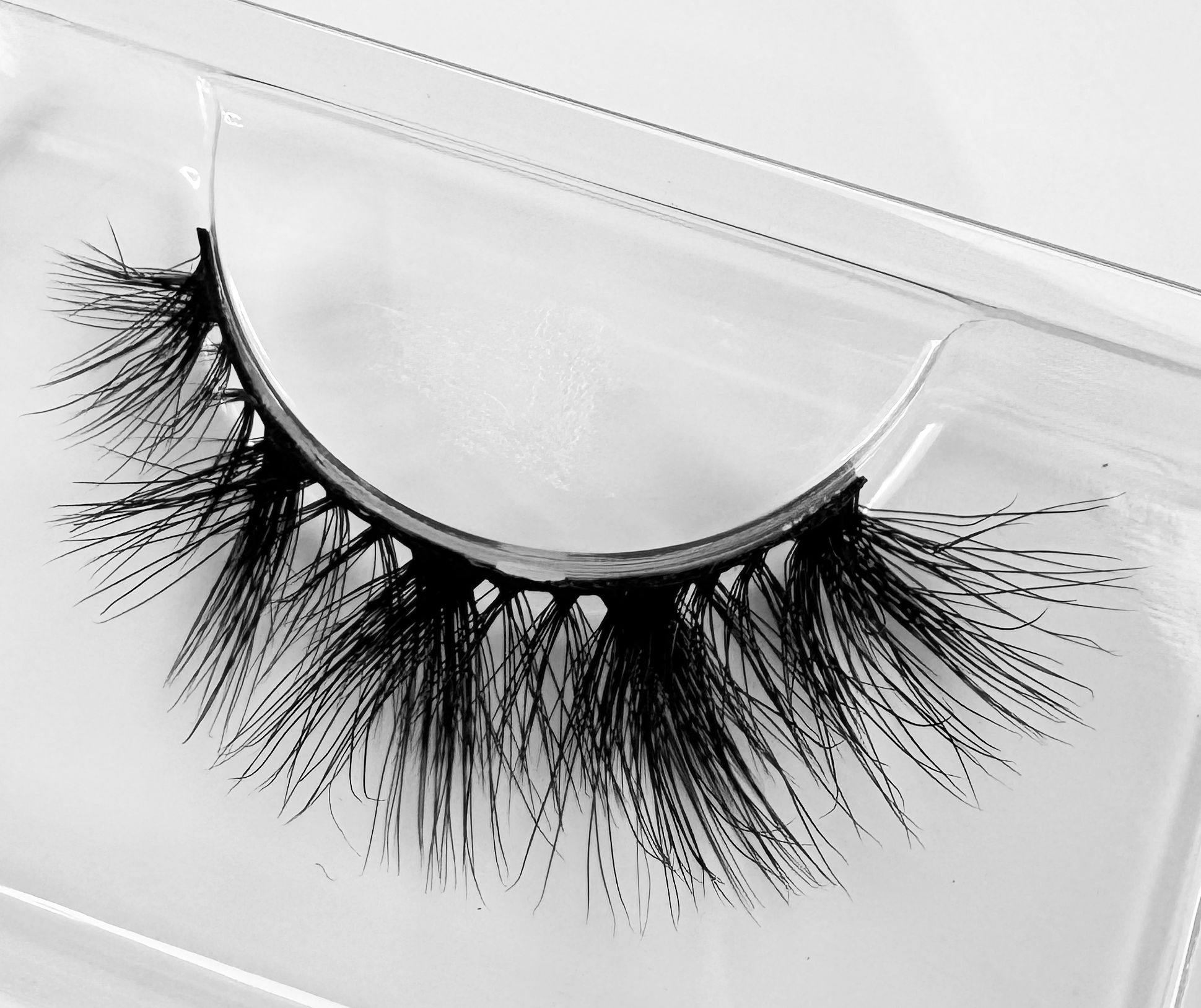 Coven faux mink false eyelashes, wispy and fluffy, vegan & cruelty-free, with free eyelash brush
