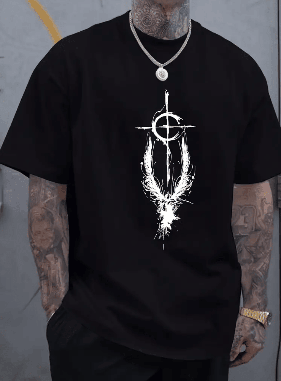 Men's retro round neck short sleeved T-shirt with black graphic print, 95% polyester, suitable for leisure outings, casual style.