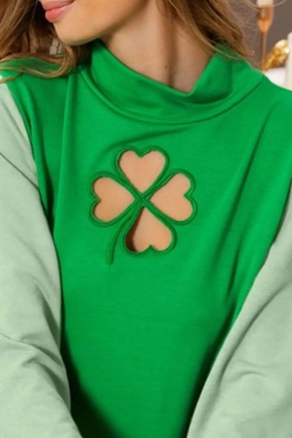 BiBi Ft Color Block Clover Cut Out Puff Sleeves Top