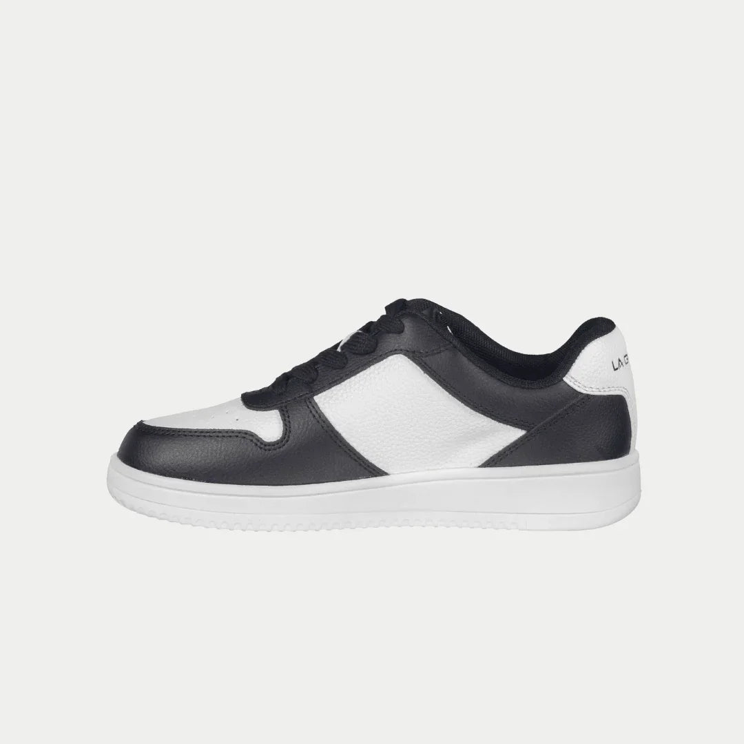 LA Gear Kids Edge Lowtop | Black x White Logo sneaker showcasing 90s street style