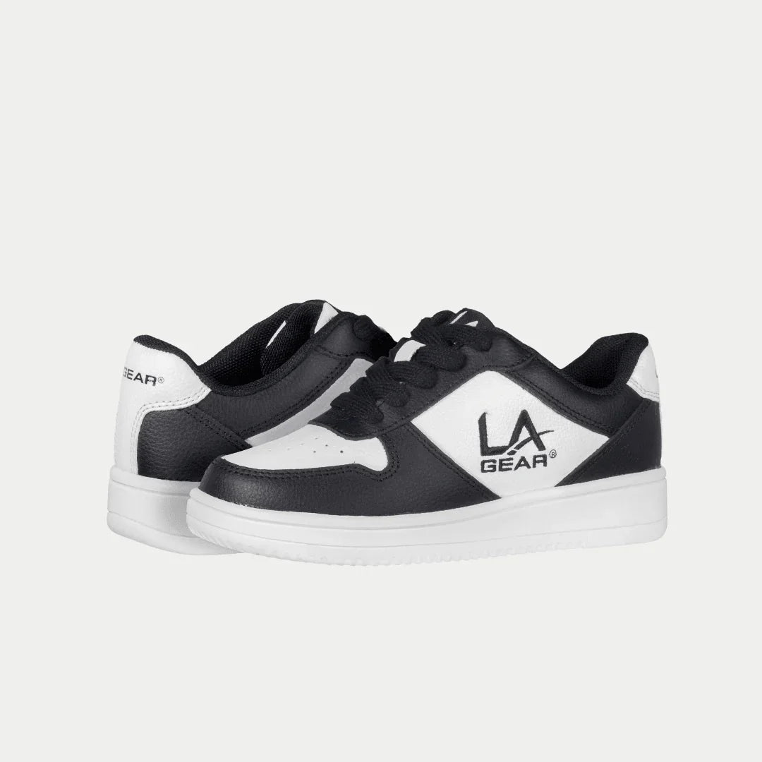 LA Gear Kids Edge Lowtop | Black x White Logo sneakers on white background