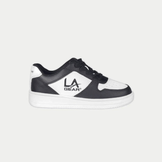 LA Gear Kids Edge Lowtop | Black x White Logo sneaker, black and white kids shoe with 90s style, available in sizes 11-6.