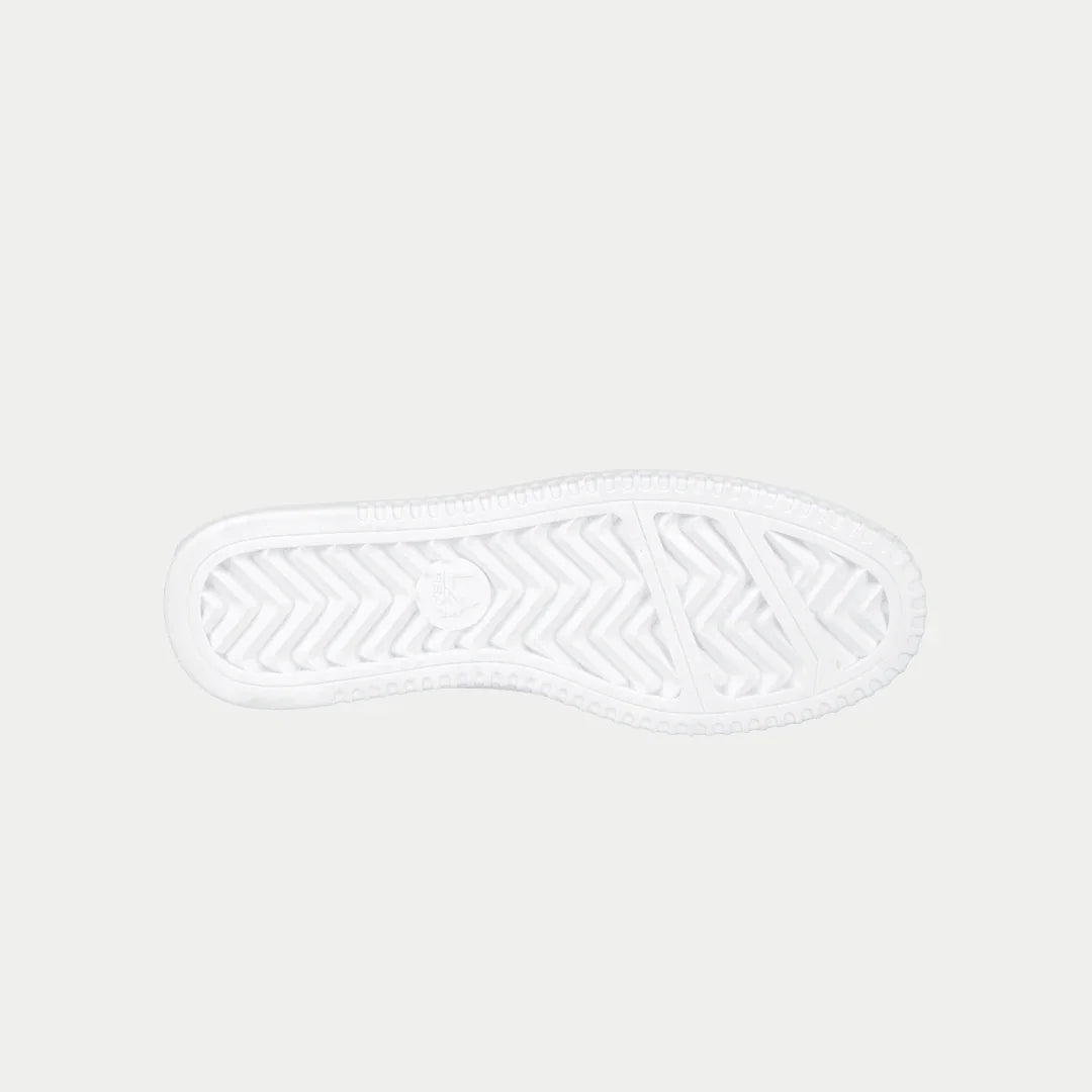 Sole of LA Gear Kids Flame Lowtop | White sneaker featuring a durable, textured pattern in a crisp white finish.