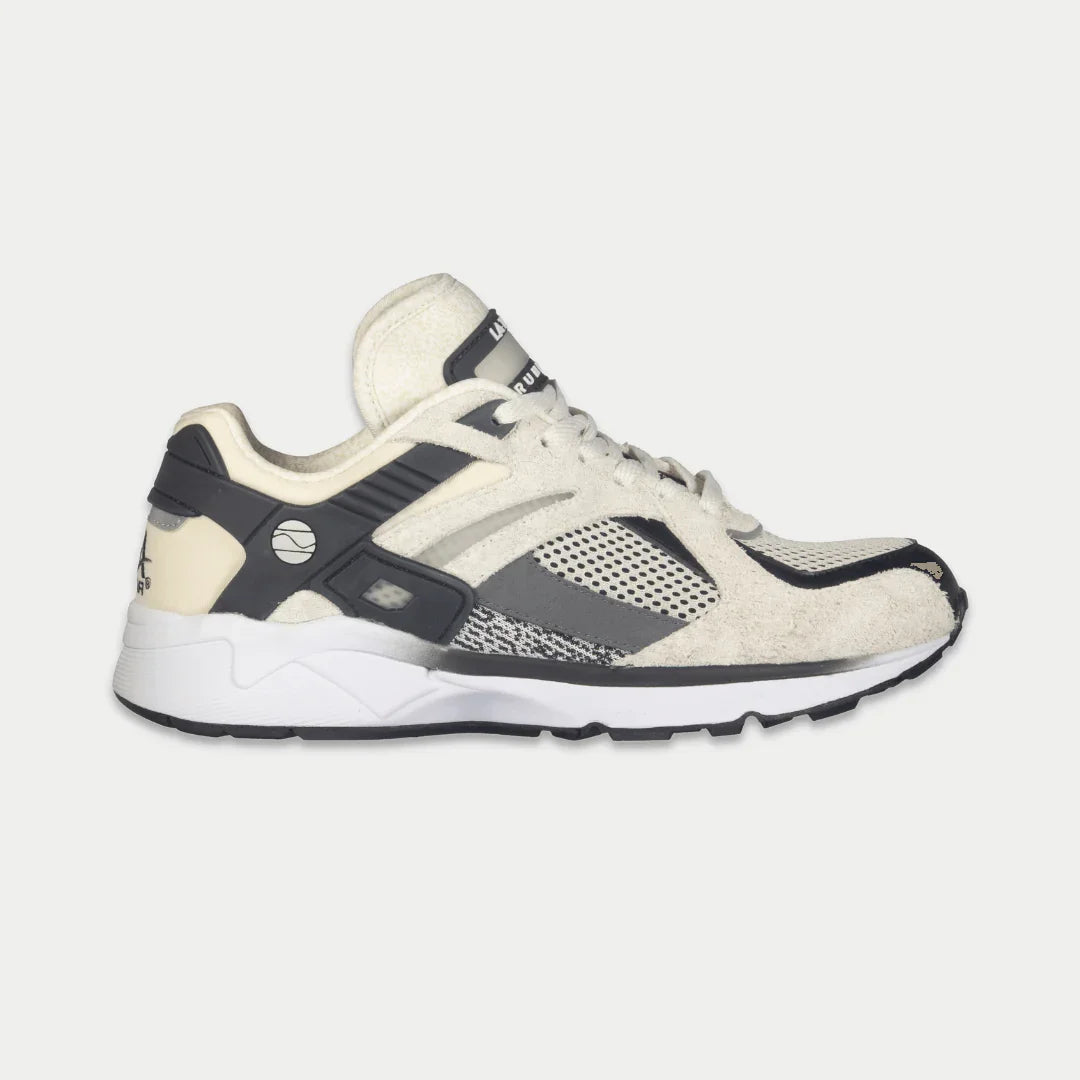 LA Gear Men's Catapult Light-Up Lowtop | White x Black sneaker with iconic 90s design and light-up detail for lasting comfort