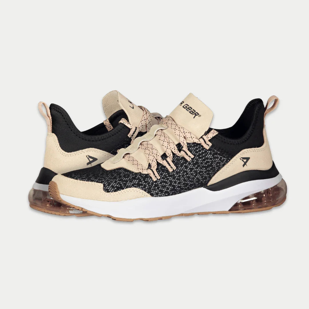 LA Gear Women’s Runyon Lowtop | Black x Pink sneakers with mesh and suede detailing, featuring cushioned gel outsole for comfort.