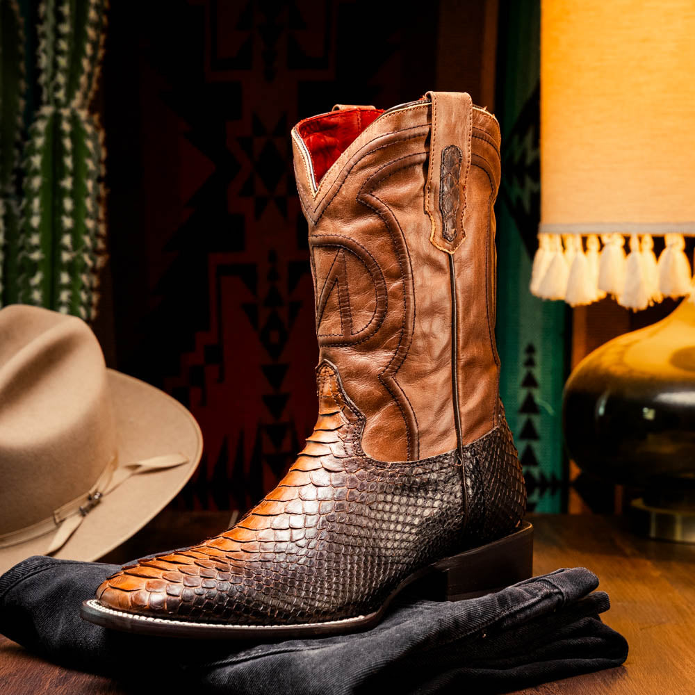 Missouri Lisboa boot crafted from genuine Python skin, showcasing Western style with a modern twist. Premium exotic materials and design.