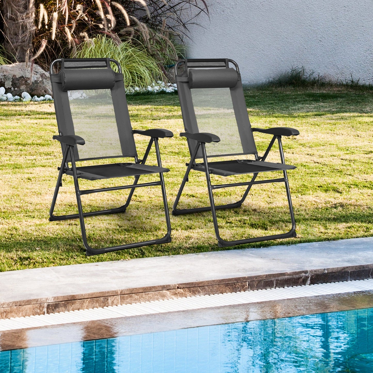 2 Pieces Patio Adjustable Folding Recliner Chairs with 7 Level Adjustable Backrest-Gray by the poolside