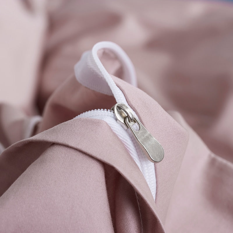 Close-up of MistyRose Grace Silk Duvet Cover Set (Premium Egyptian Cotton) 600TC zipper detail.