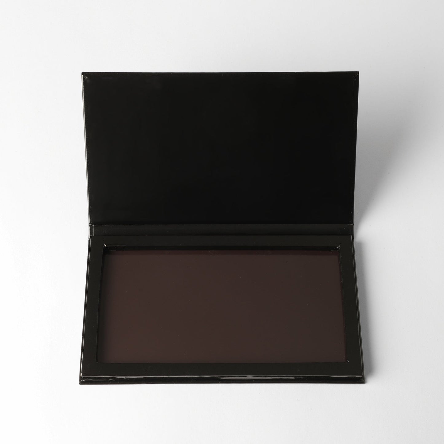 Empty Magnetic Palette Large for customizable beauty organization and storage, features an open black case for makeup shades and products.