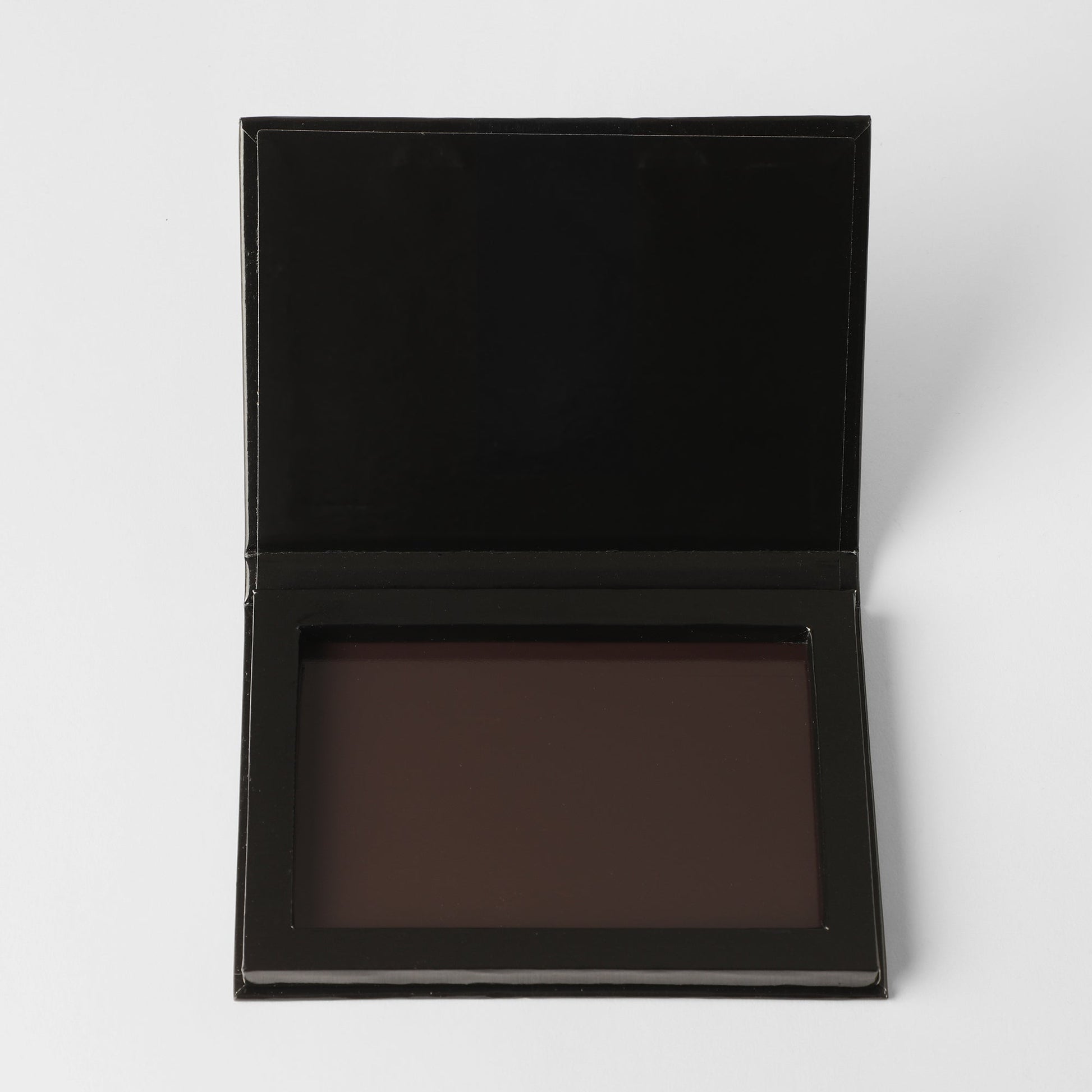 Empty Magnetic Palette Small for organizing makeup essentials, perfect for travel, customize by color or category, compact and portable.
