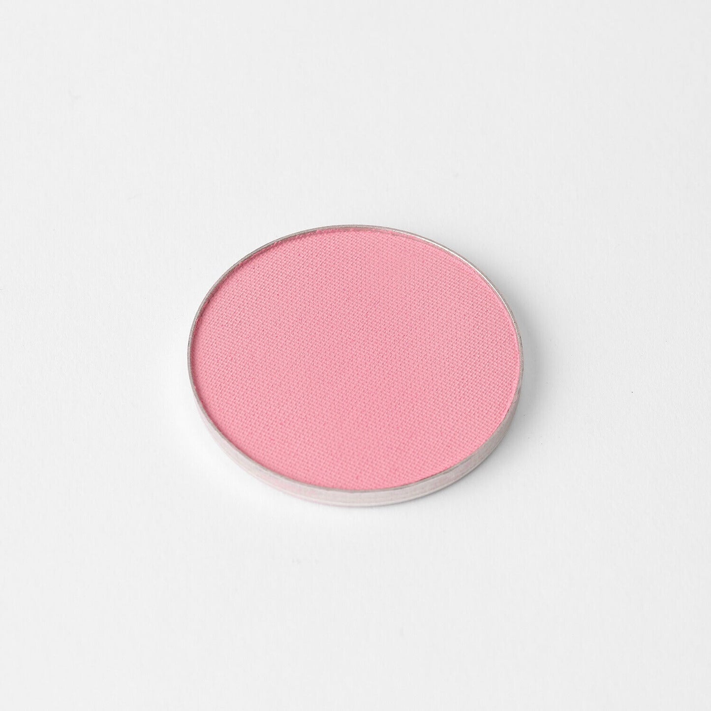 Vegan blush in pink shade, perfect for skin tone customization. Snaps into magnetic palette. Blush for vibrant, blendable color.