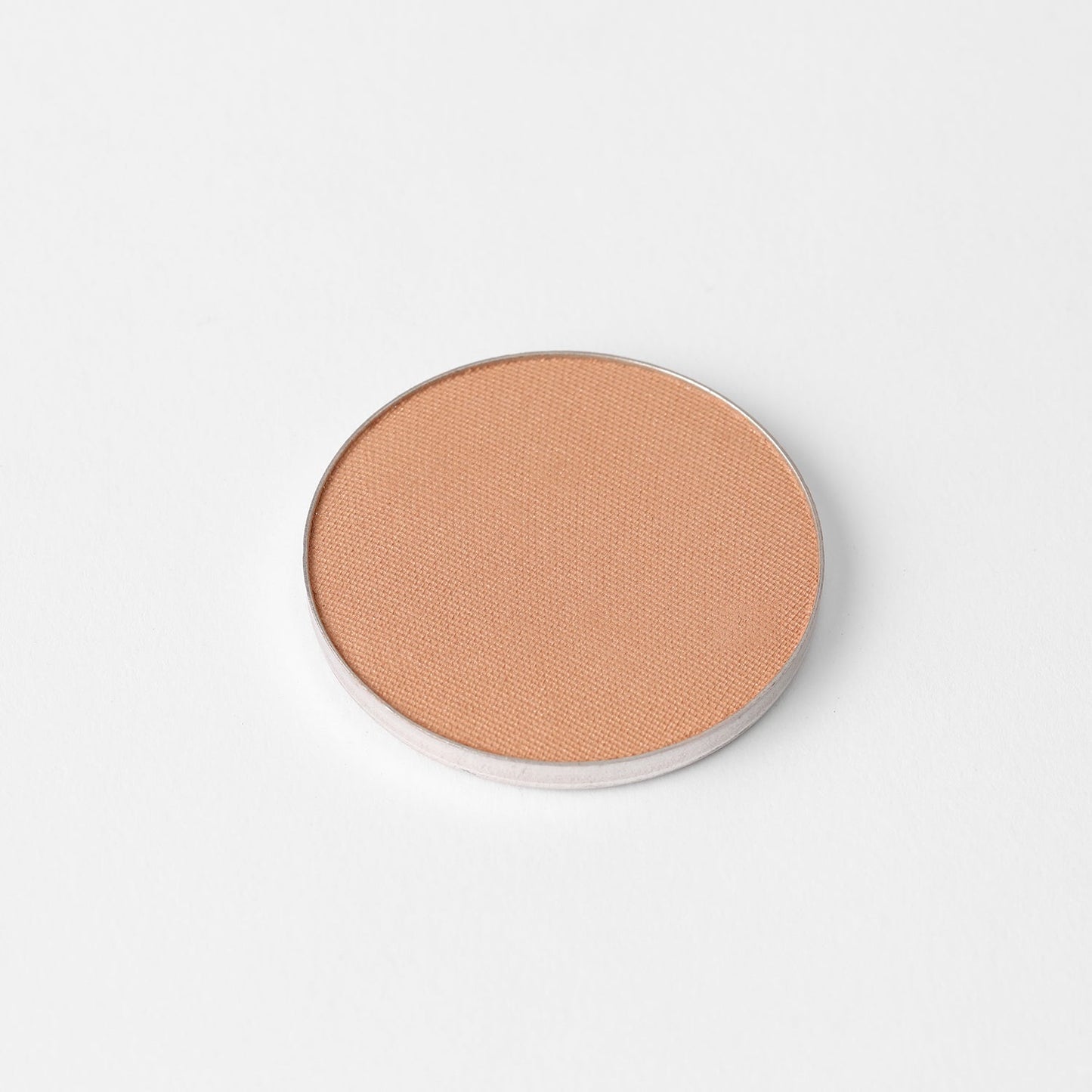Vegan bronzer in a matte finish, perfect for adding warmth and dimension. Easily fits into Magnetic Palette. Ideal for a sun-kissed glow.