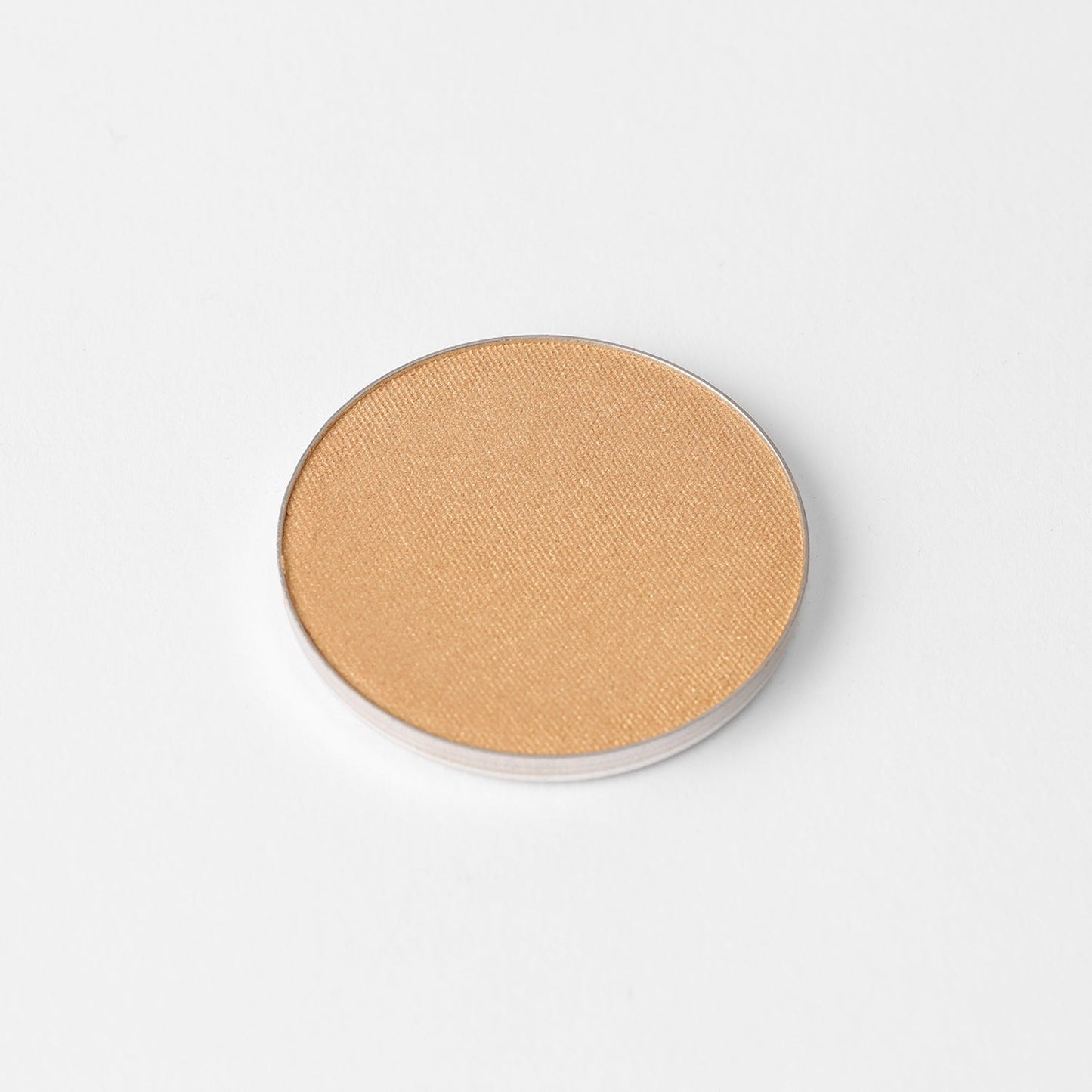 Vegan bronzer for natural warmth and dimension, matte and shimmer options, compatible with magnetic palettes. Focus keyword: Bronzer.