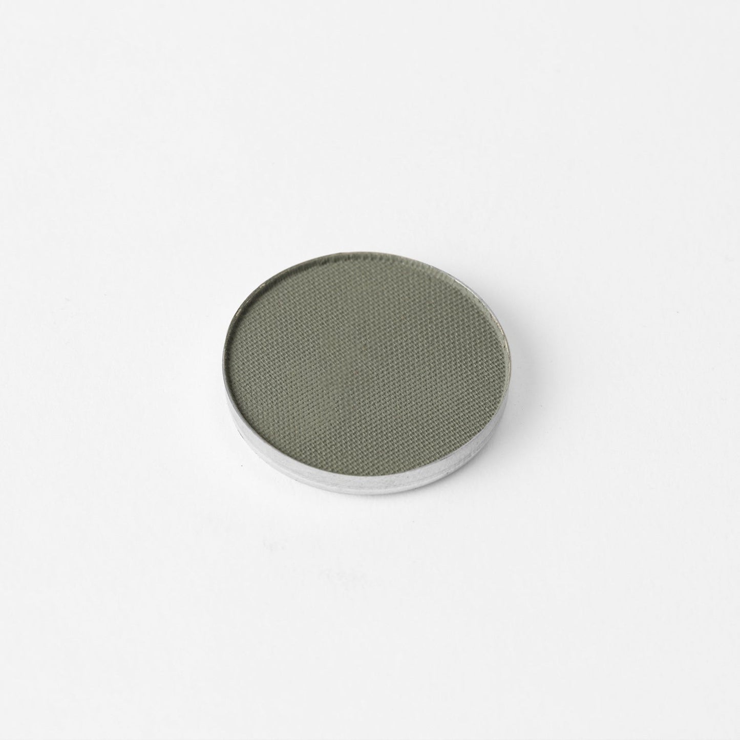 Matte Pressed Eyeshadow in pan, vegan, smooth and blendable, ideal for magnetic palettes, versatile for natural or defined looks.
