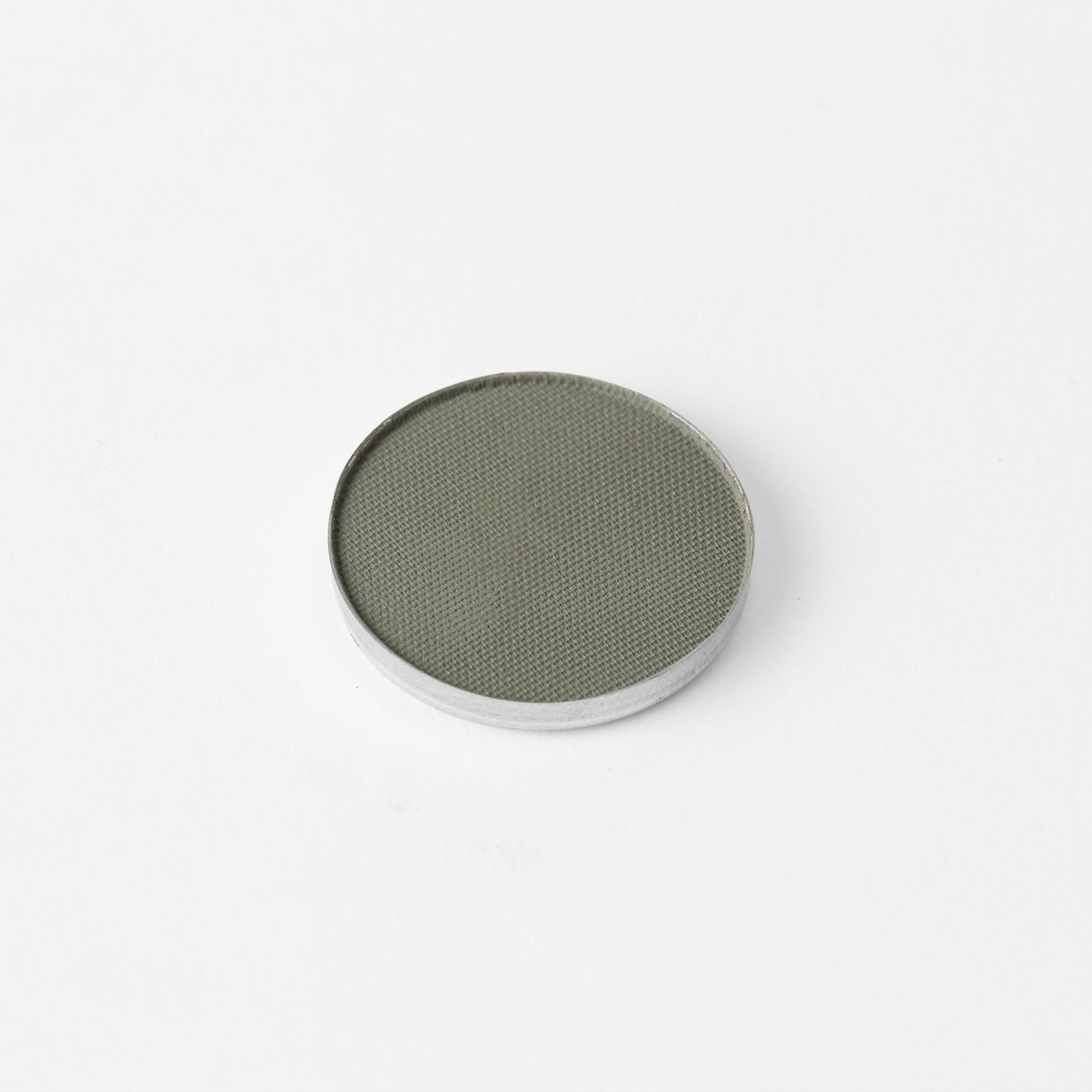 Matte Pressed Eyeshadow in pan, vegan, smooth and blendable, ideal for magnetic palettes, versatile for natural or defined looks.