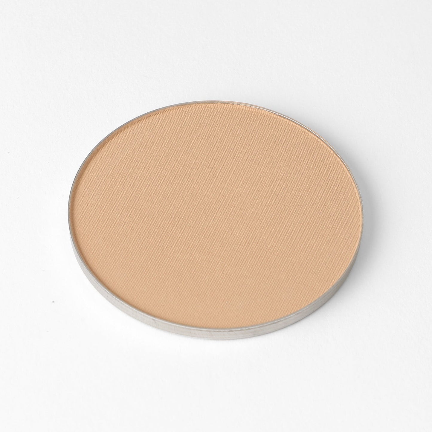 Vegan lightweight pressed Face Powder for long-lasting coverage in magnetic pan.