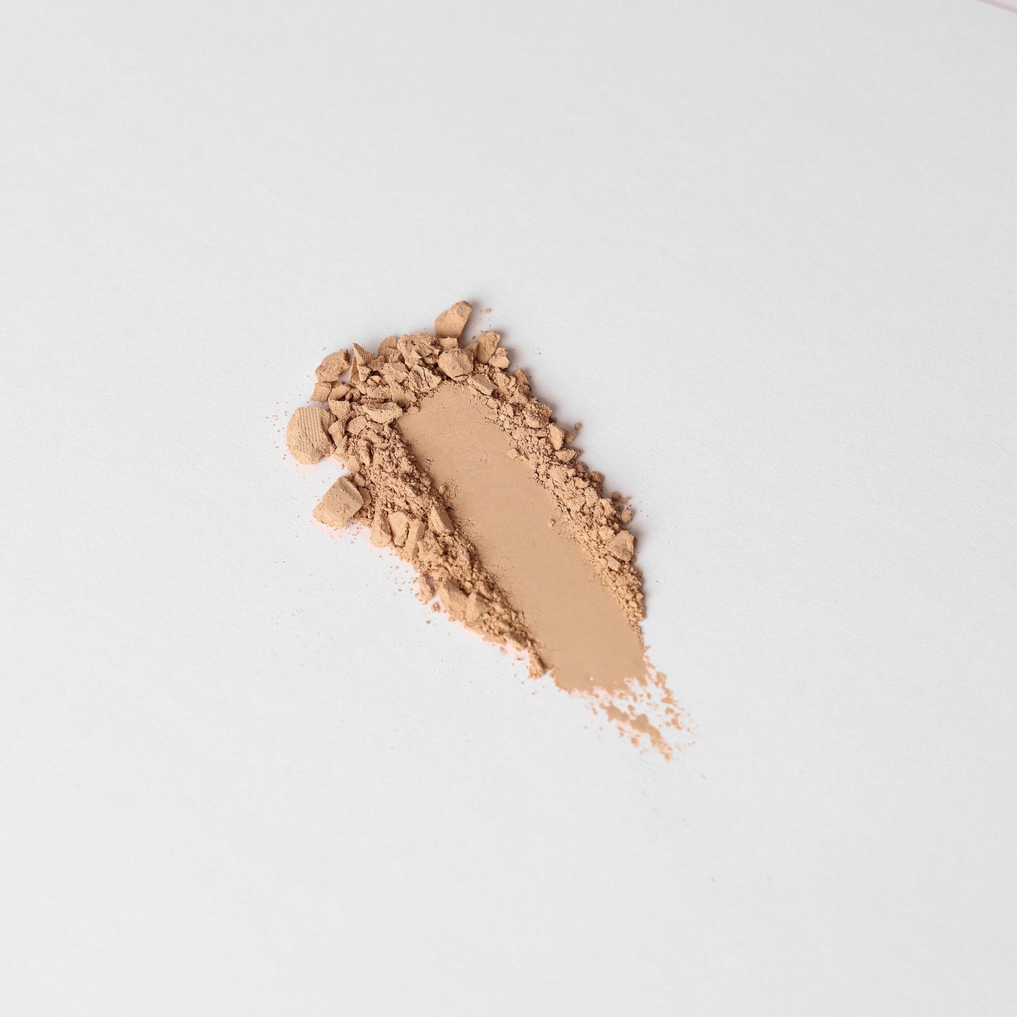 Lightweight vegan Face Powder for seamless, long-lasting coverage, suitable for magnetic palettes. Ideal for flawless layering.