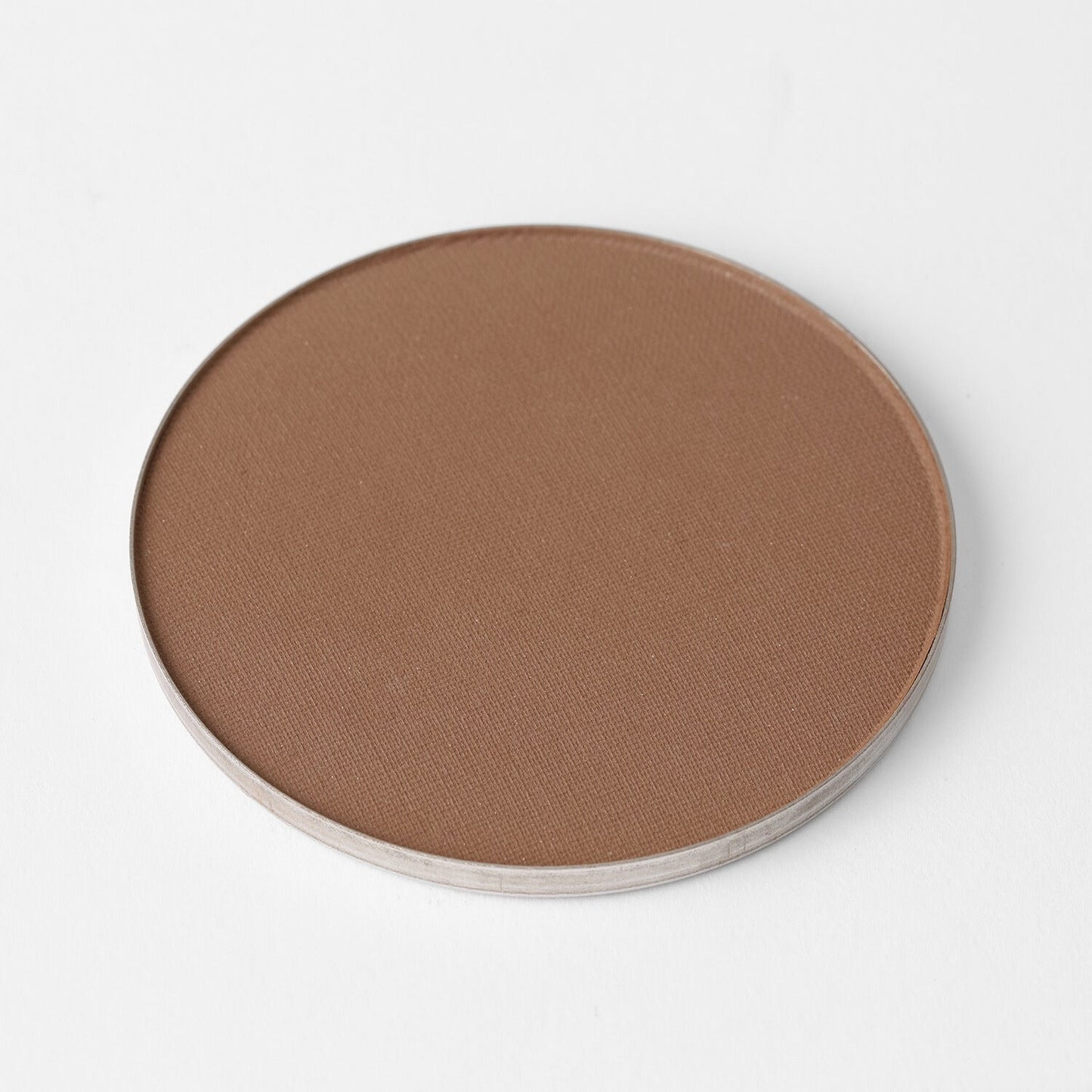 Face Powder - Vegan pressed powder for long-lasting, flawless coverage in a magnetic pan, perfect for all-day wear.