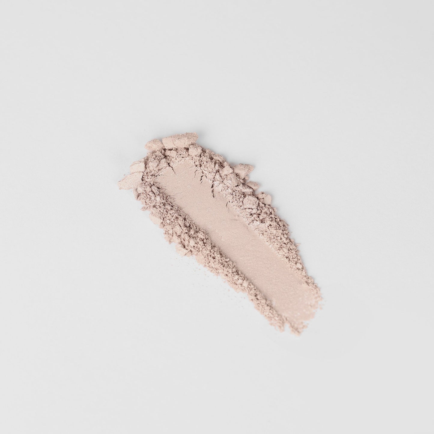 Close-up of vegan Highlighter in a matte finish, showcasing a silky smooth texture for easy application and buildable shine.