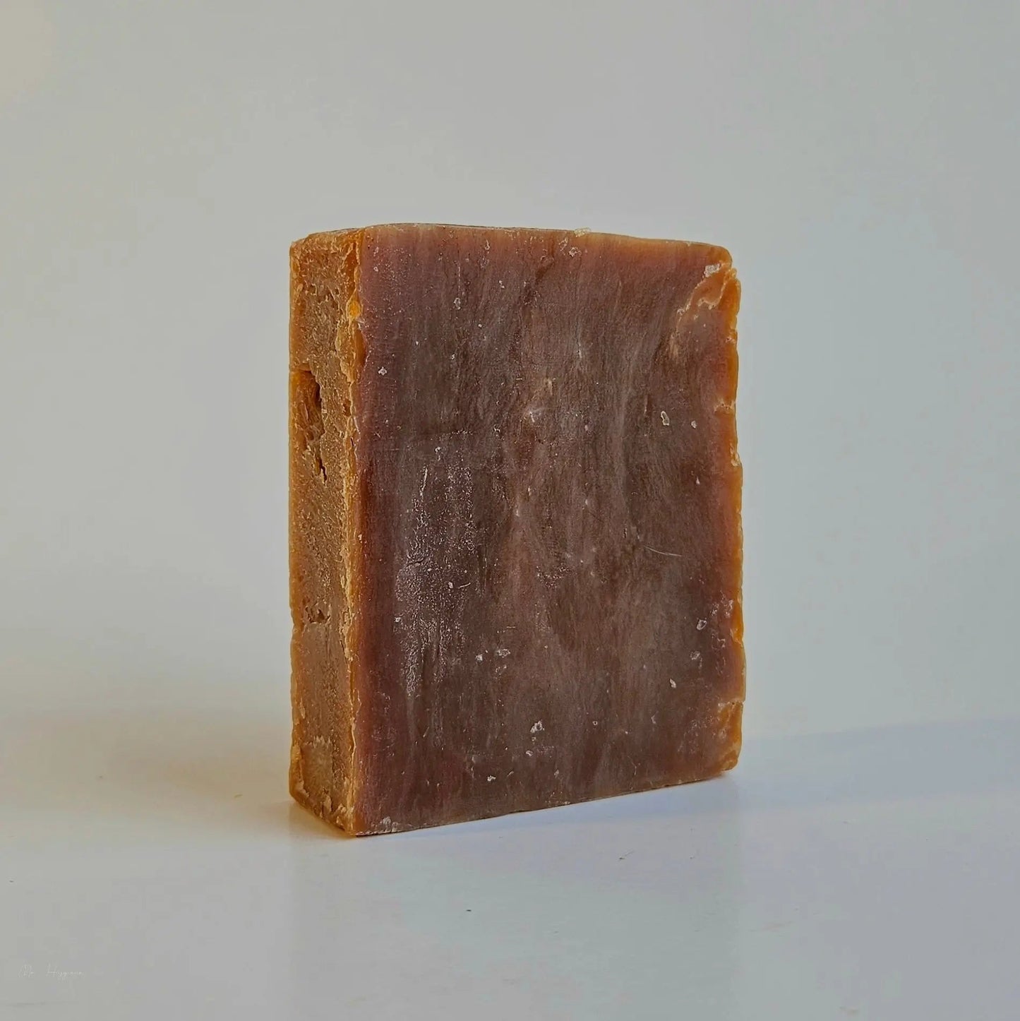 Sandalwood Bar Soap – Classic Scent, Deep Clean offering earthy, calming aroma and natural cleansing benefits for men's grooming.