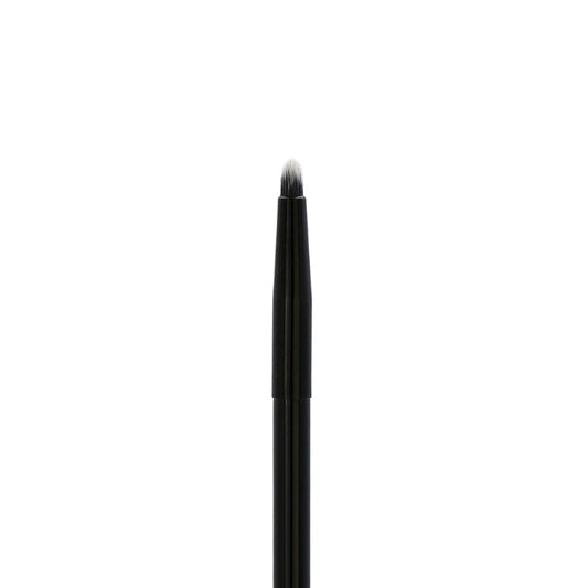 Pencil Brush - GT16, a 100% synthetic and vegan tool for defining the lash line.