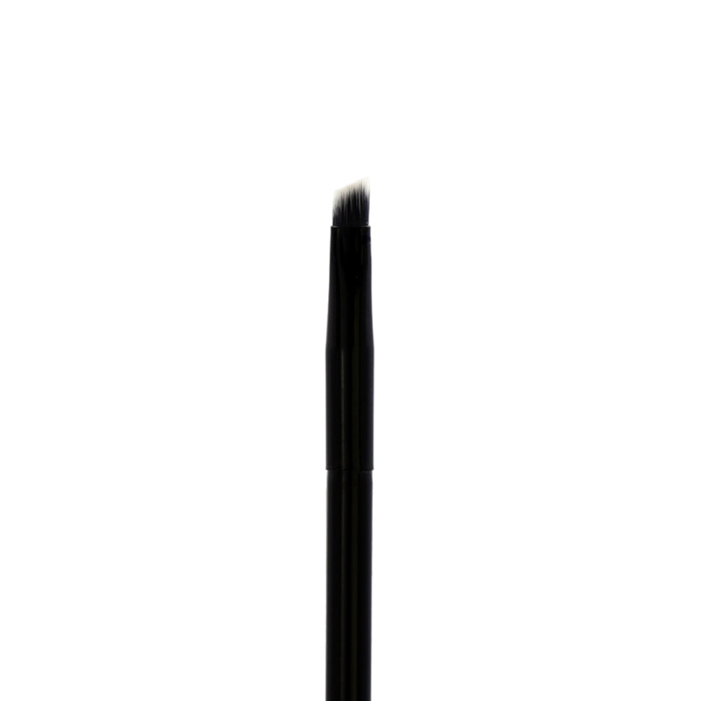 Angle Liner - GT17, 100% Synthetic and Vegan, perfect brush for top and bottom lash line application.